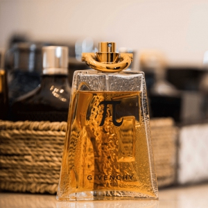 عطر-باي-من-جيفنشي-للرجال-أو-دو-تواليت